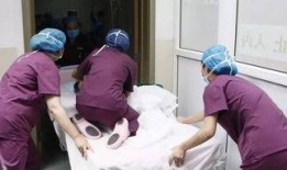 产房护士吃瓜,见证生命奇迹的温馨瞬间