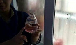 擦玻璃吃瓜视频,吃瓜群众变身清洁达人