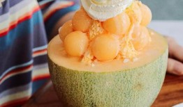 吃韩国哈密瓜雪糕,韩国哈密瓜雪糕，甜蜜口感邂逅清新果香